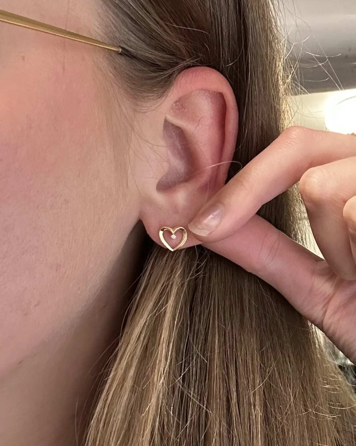 CHRISTOFFERSEN JEWELLERY HJERTE ØRESTIKKER 14 KARAT GULD MED 0,024 CARAT BRILLANTER – 3000864