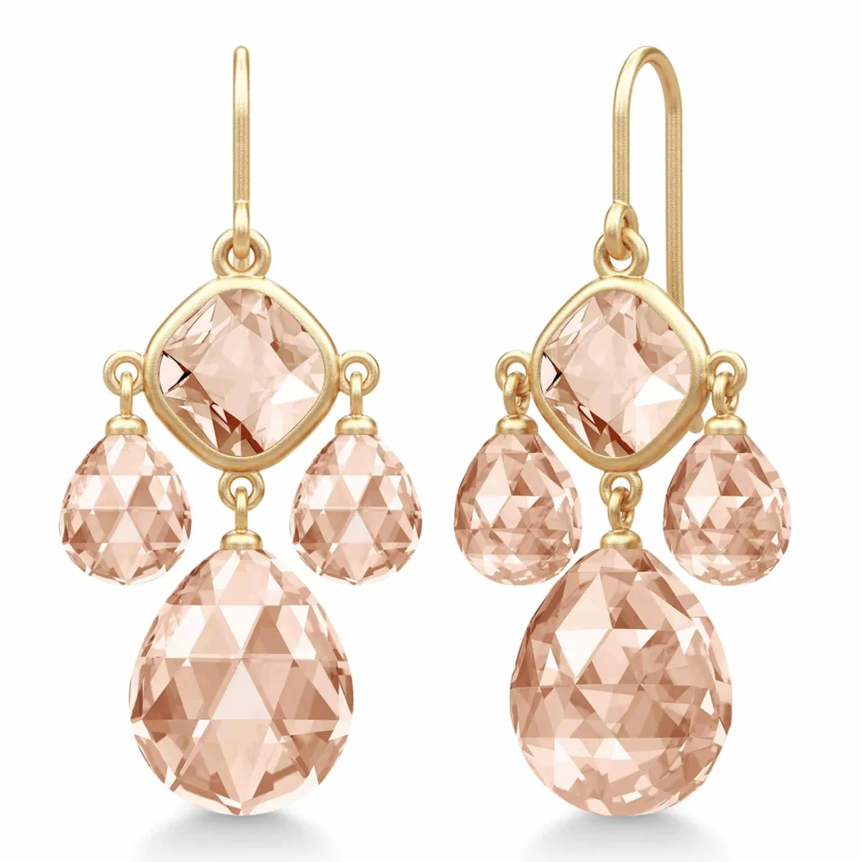 JULIE SANDLAU OLIVIA CHANDELIER ØRERINGE FORGYLDT SØLV MED PEACH MORGANIT - HKS777GDPEAMOCR