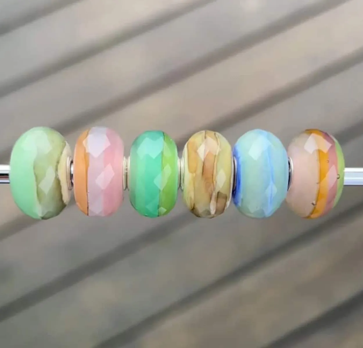 TROLLBEADS HASSEL VANDSTEN GLASKUGLE - TGLBE-30158